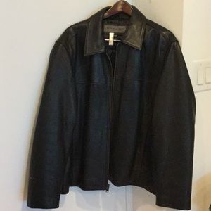 Men’s leather winter  coat.  XL,
